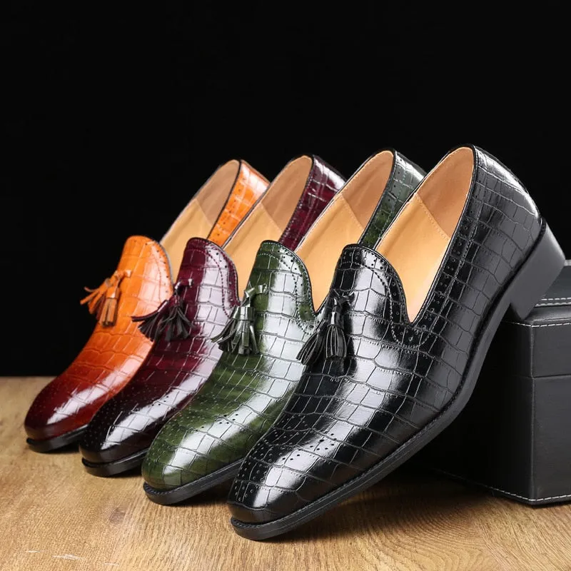 Gradient Color Crocodile Pattern Shoes