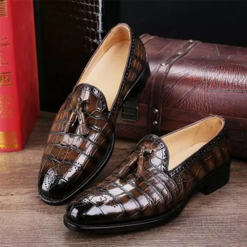 Gradient Color Crocodile Pattern Shoes