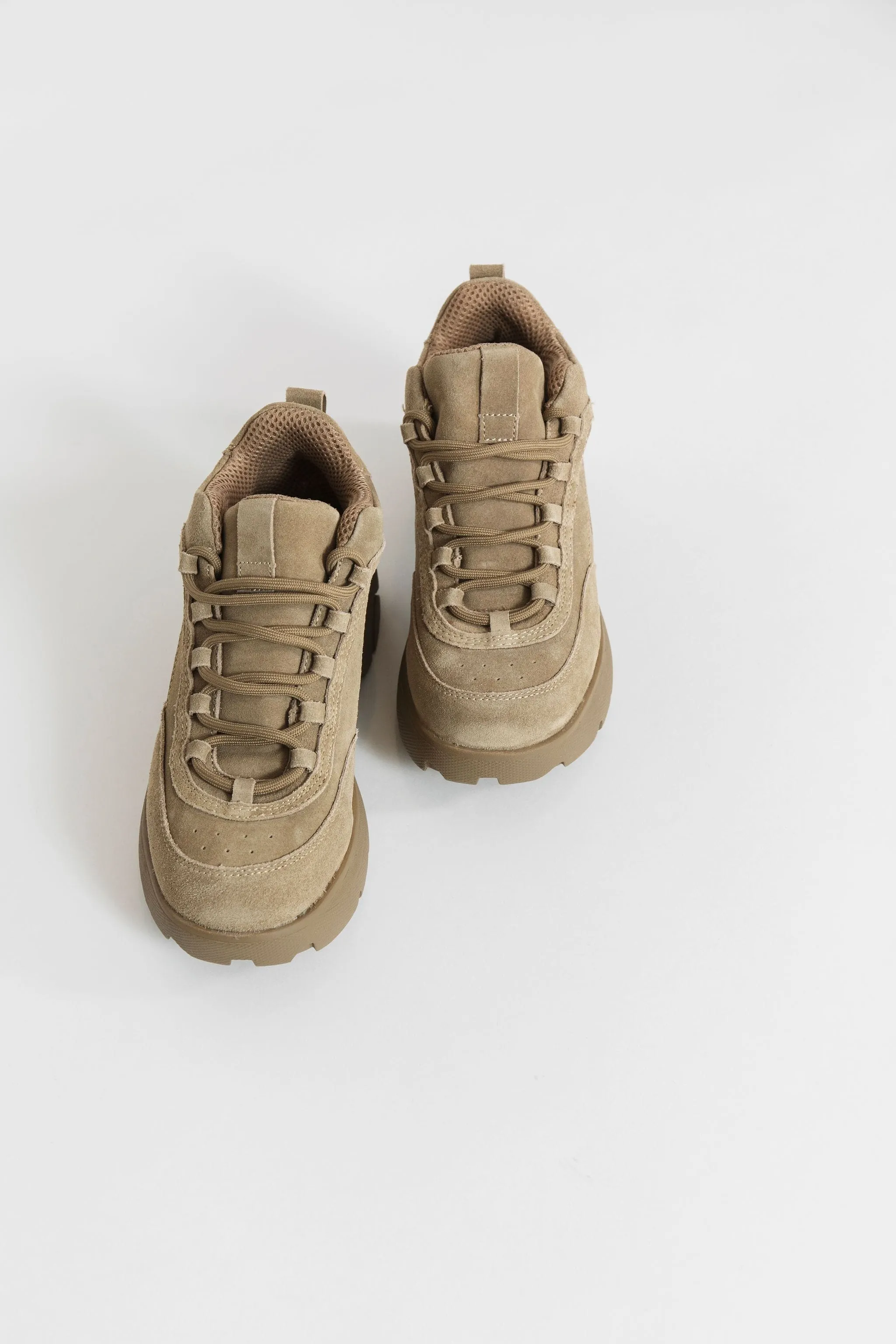 Steve Madden Junior in Tan Suede