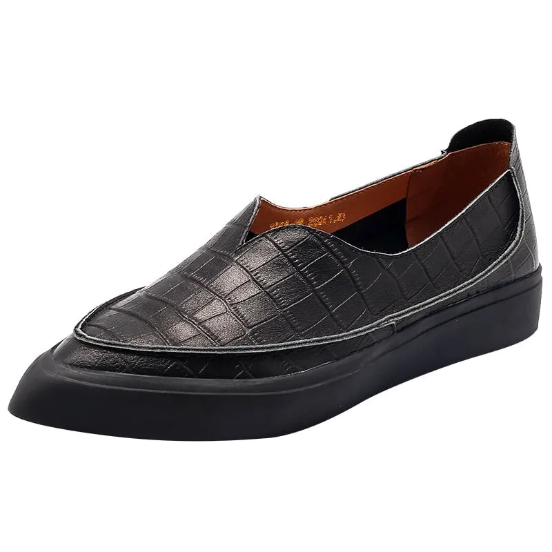 Witch Style Point Toe Soft Leather Flat Loafers in Black/White